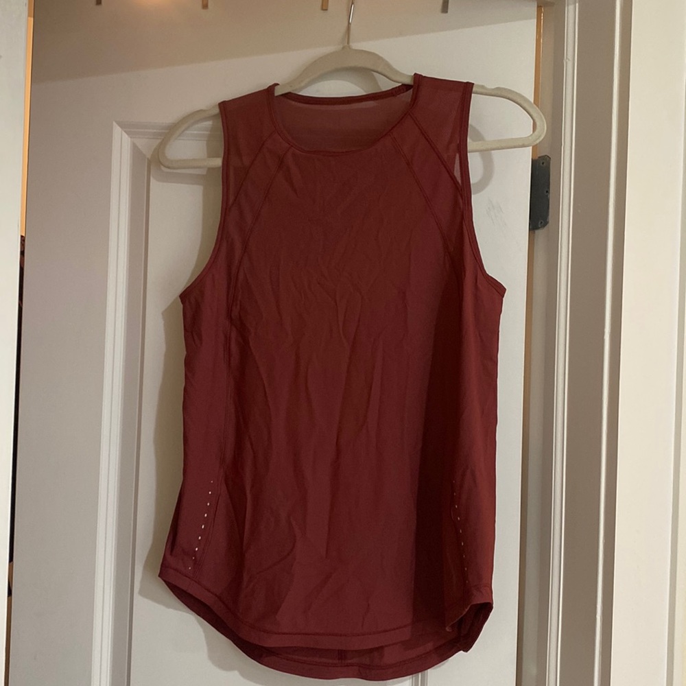 Lululemon maroon workout tank